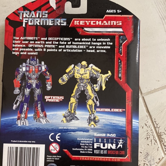 TransFormers Optimus Prime keychain moveable head, legs, and waist new in box - Picture 3 of 6
